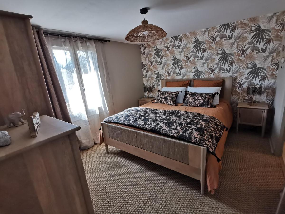 Gite - Chambres D'Hotes La Belle Helene Бресюир Экстерьер фото